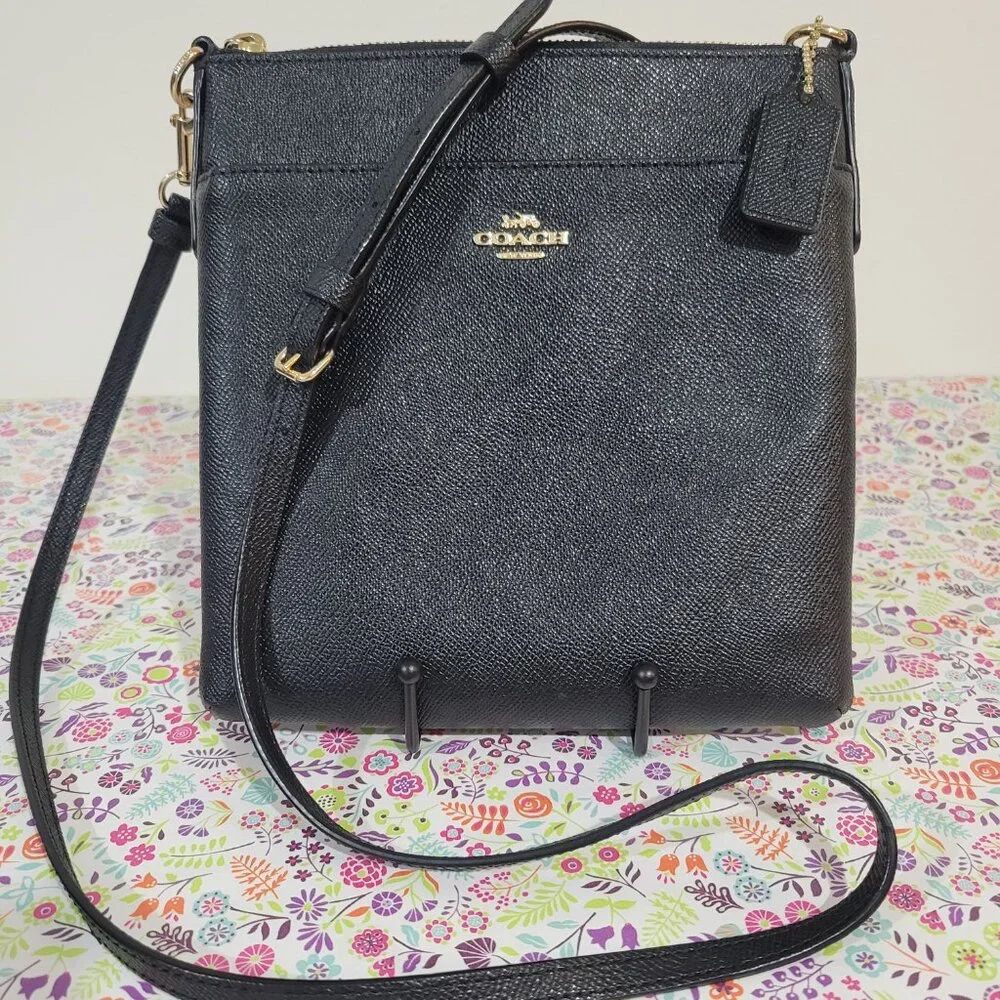 COACH LEATHER CROSS BODY PURSE *AUTHENTIC* - Picture 3 of 13